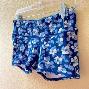 Athletic workout shorts